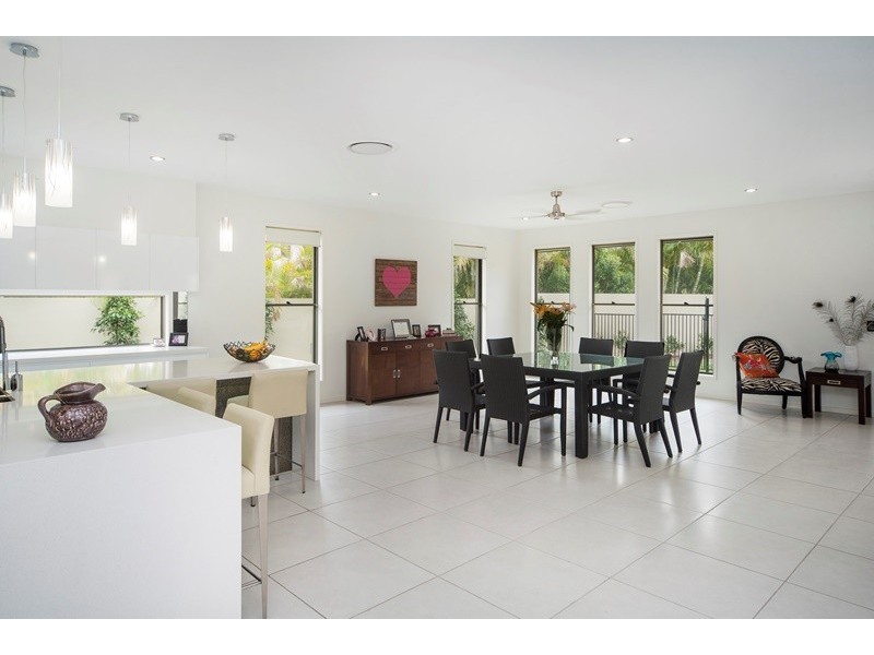 3158 Riverleigh Drive, Hope Island QLD 4212