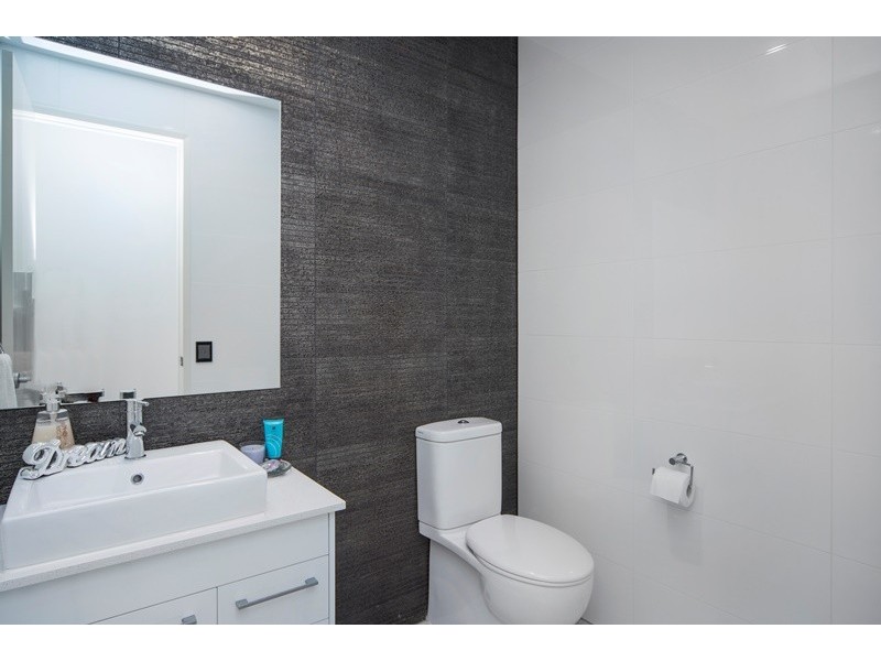 3158 Riverleigh Drive, Hope Island QLD 4212
