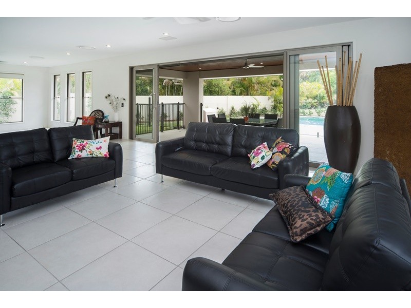 3158 Riverleigh Drive, Hope Island QLD 4212