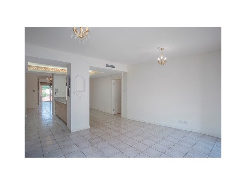 3285 Palladian Drive, Hope Island QLD 4212