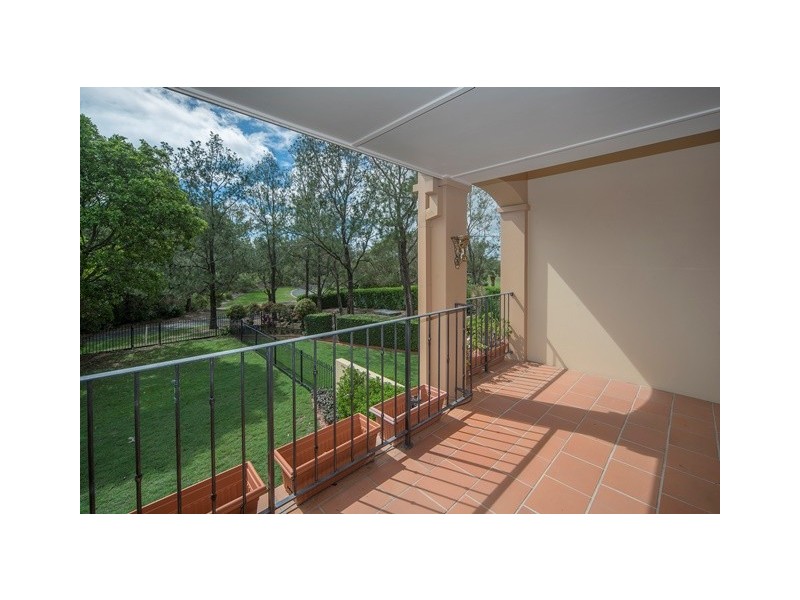 3285 Palladian Drive, Hope Island QLD 4212