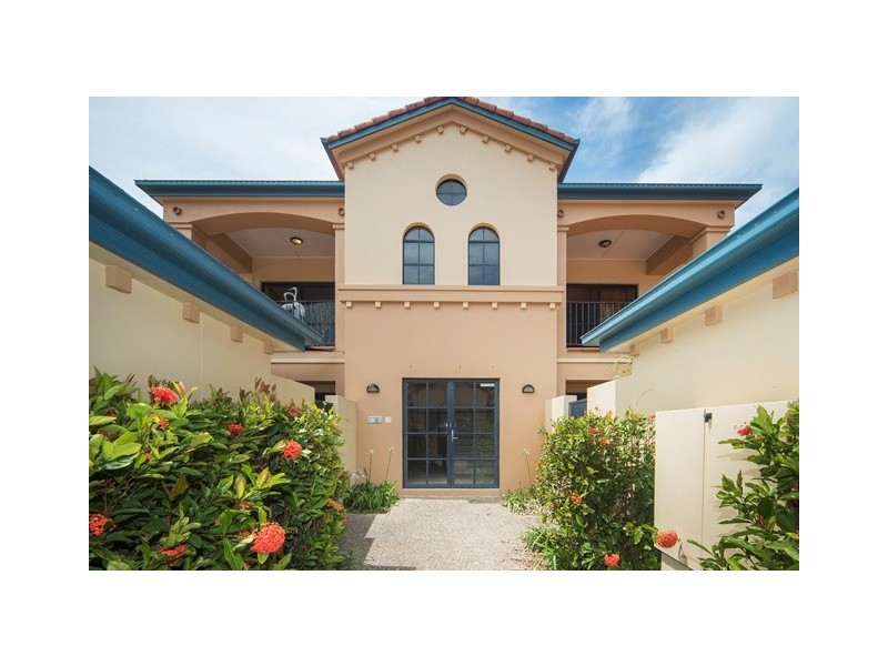 3285 Palladian Drive, Hope Island QLD 4212