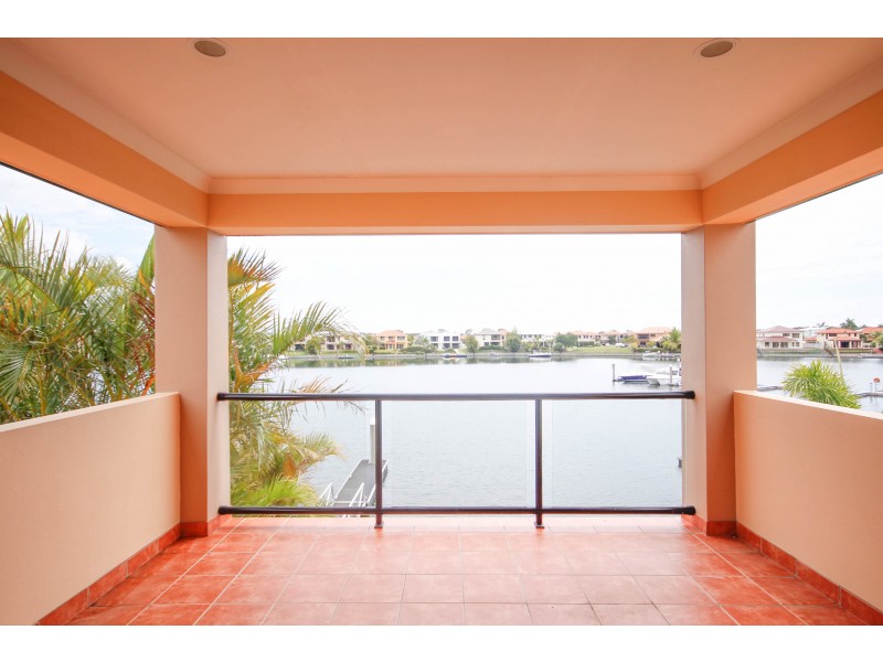 520 Oyster Cove Promenade, Helensvale QLD 4212