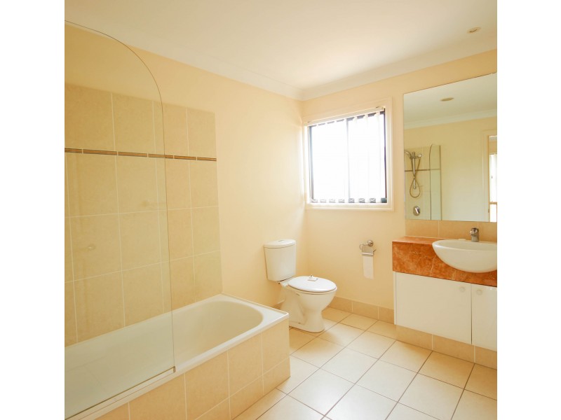 520 Oyster Cove Promenade, Helensvale QLD 4212