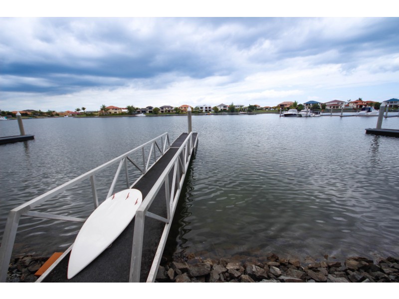 520 Oyster Cove Promenade, Helensvale QLD 4212