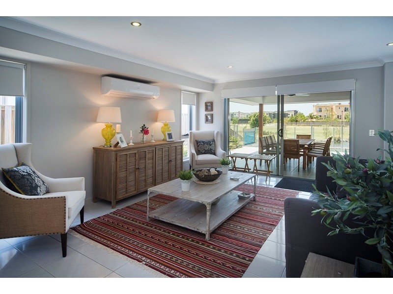 16 Mariner Avenue, Hope Island QLD 4212