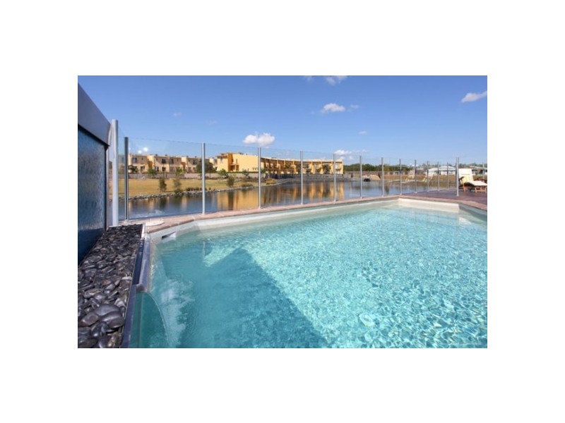 16 Mariner Avenue, Hope Island QLD 4212