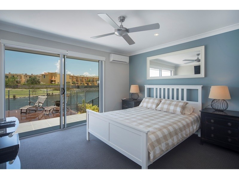 16 Mariner Avenue, Hope Island QLD 4212