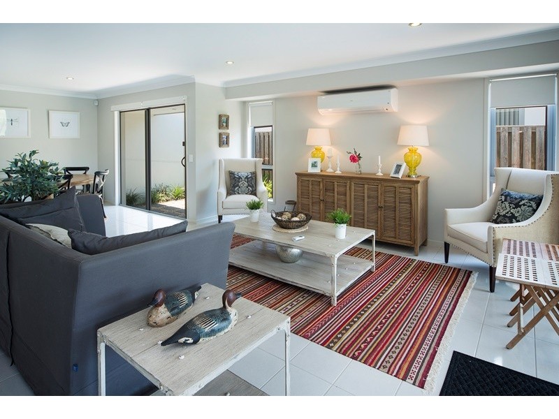 16 Mariner Avenue, Hope Island QLD 4212