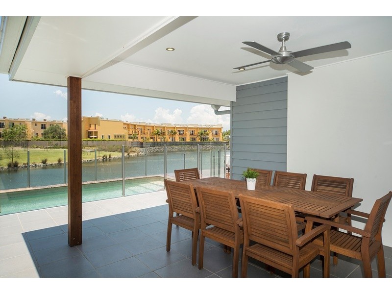 16 Mariner Avenue, Hope Island QLD 4212