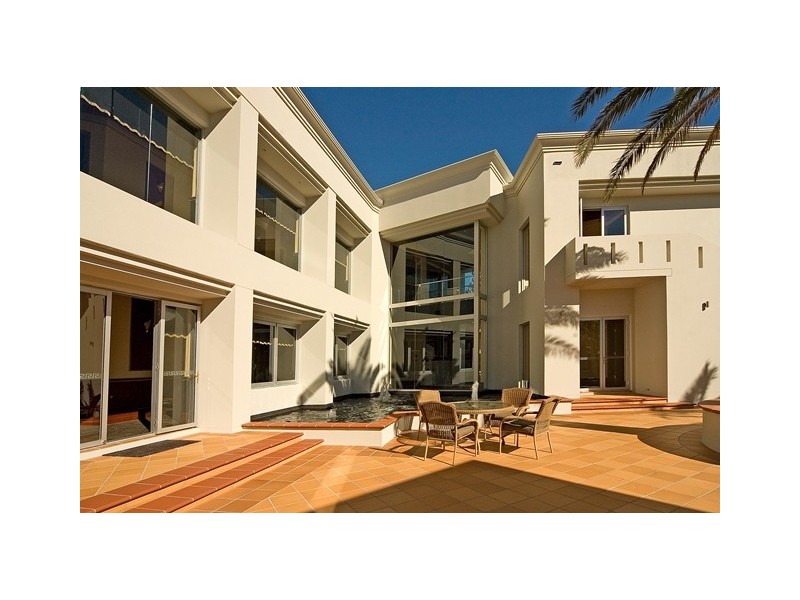 2585 Gracemere Circuit North, Hope Island QLD 4212