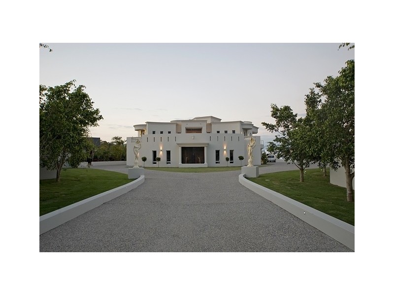 2585 Gracemere Circuit North, Hope Island QLD 4212