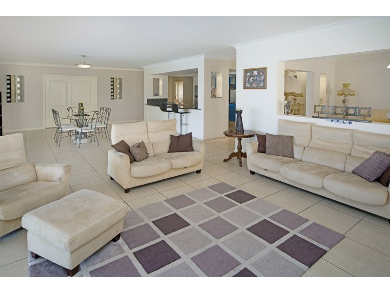 26 The Peninsula, Helensvale QLD 4212