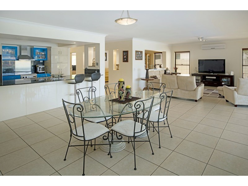 26 The Peninsula, Helensvale QLD 4212