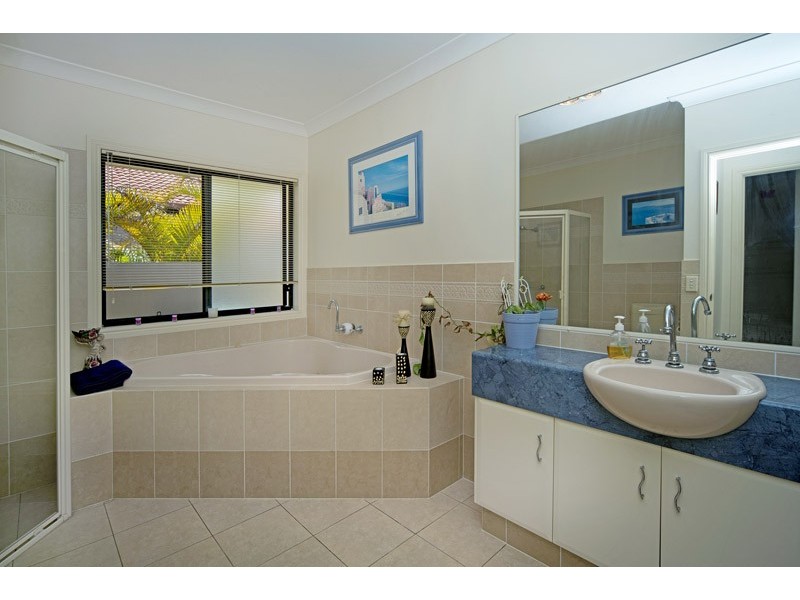 26 The Peninsula, Helensvale QLD 4212