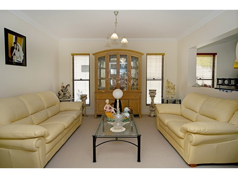 26 The Peninsula, Helensvale QLD 4212