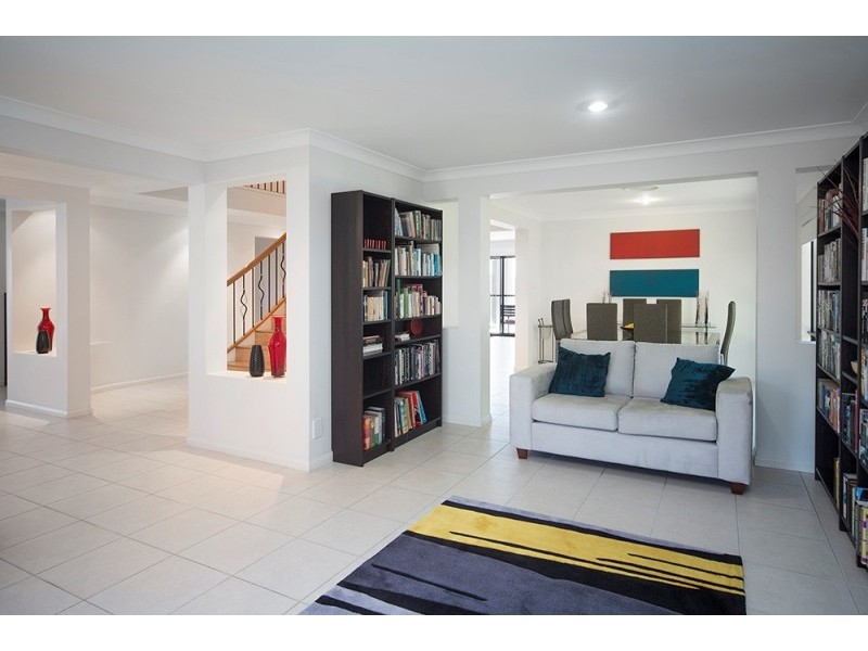 14 Pipers Point, Helensvale QLD 4212