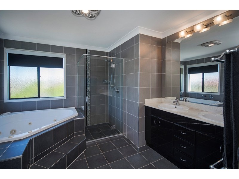 14 Pipers Point, Helensvale QLD 4212