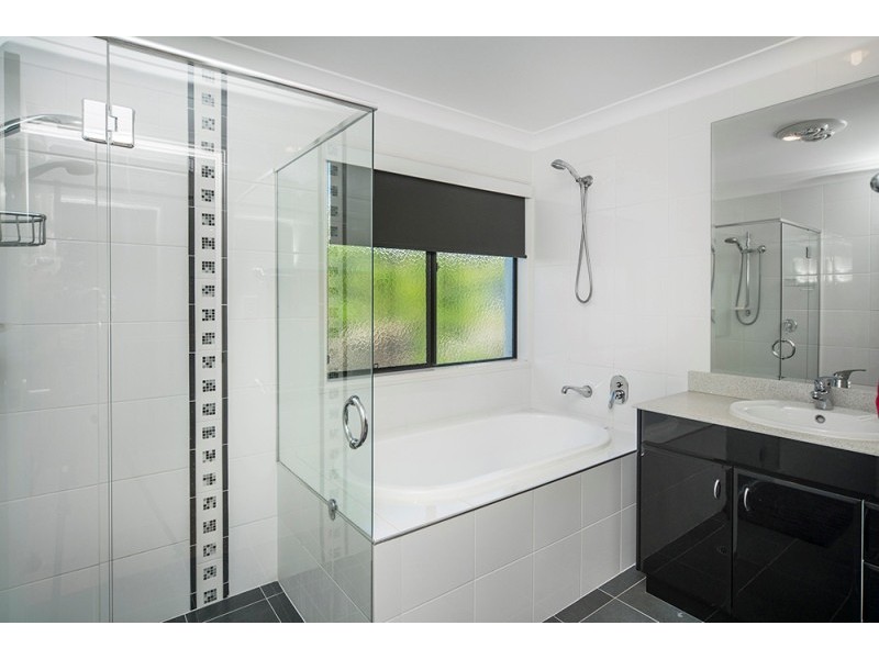 14 Pipers Point, Helensvale QLD 4212