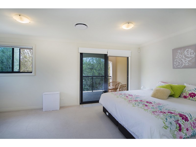 8849 Magnolia Drive East, Hope Island QLD 4212