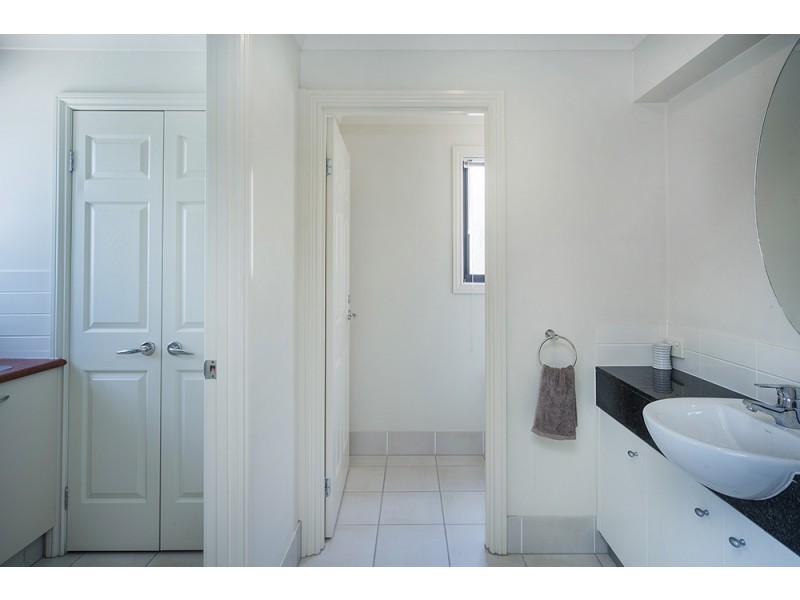 8849 Magnolia Drive East, Hope Island QLD 4212