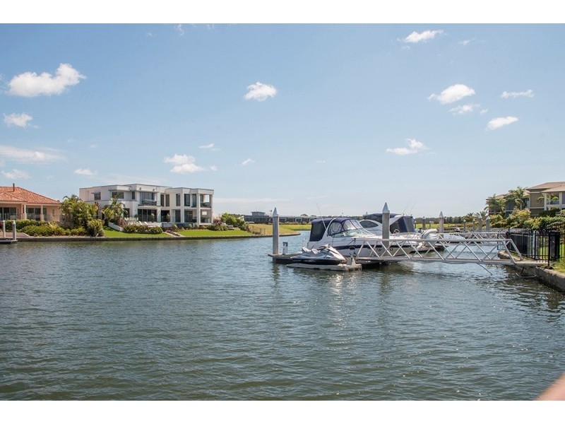 2234 Glengallon Way, Hope Island QLD 4212