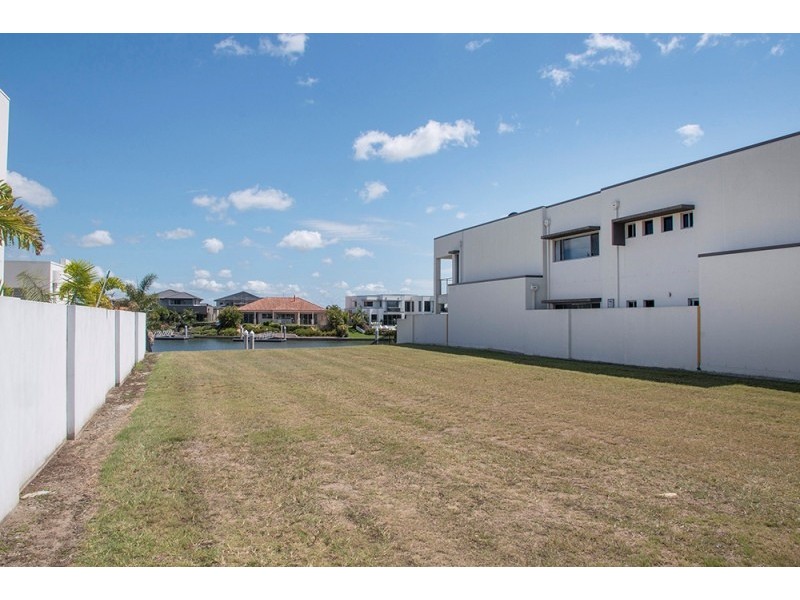 2234 Glengallon Way, Hope Island QLD 4212