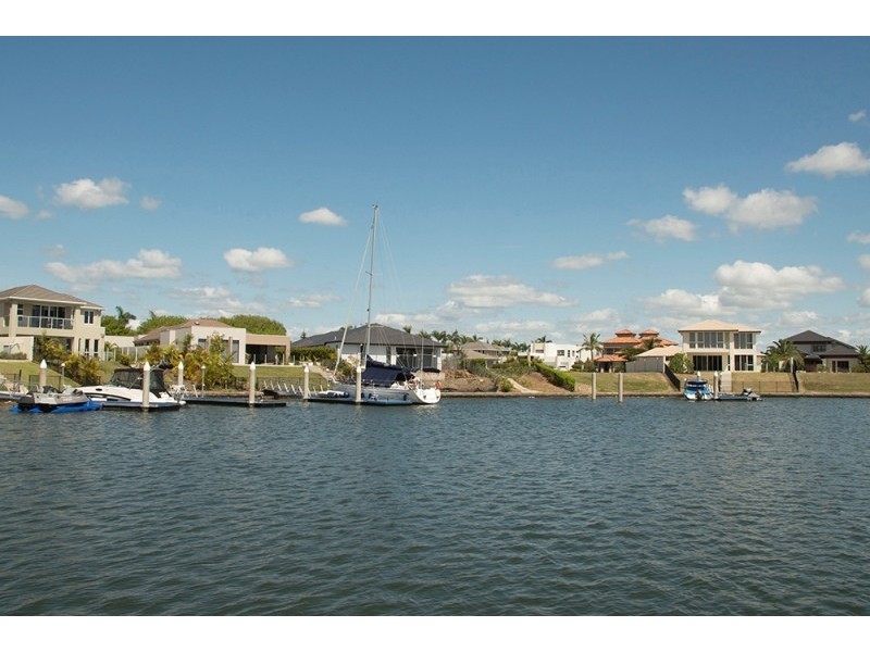 2234 Glengallon Way, Hope Island QLD 4212