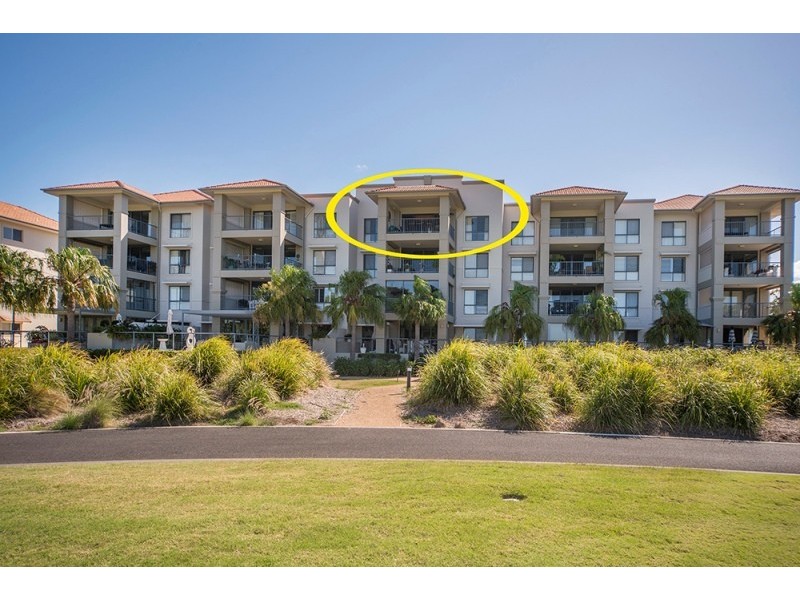 8418 Magnolia Drive, Hope Island QLD 4212