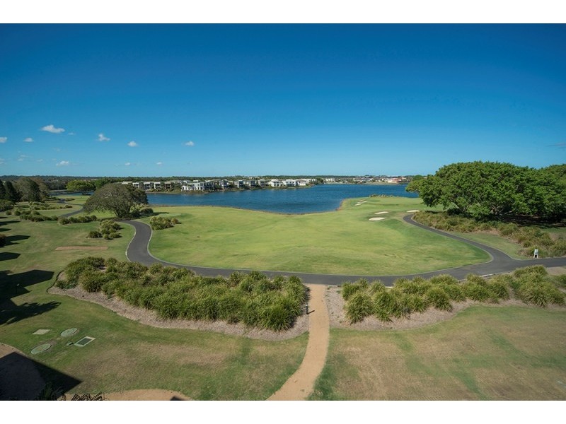 8418 Magnolia Drive, Hope Island QLD 4212