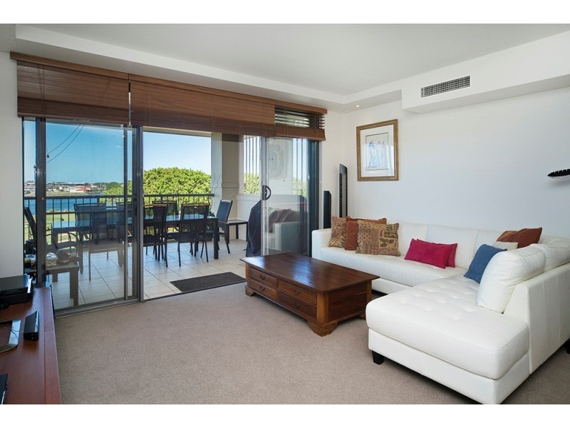 8418 Magnolia Drive, Hope Island QLD 4212