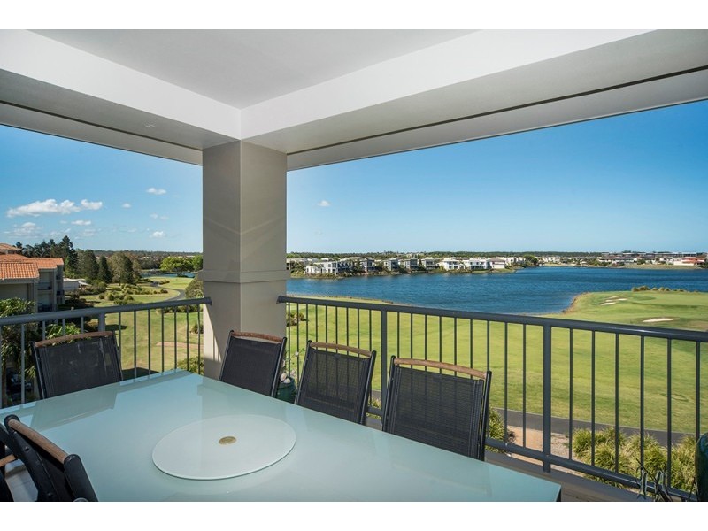 8418 Magnolia Drive, Hope Island QLD 4212