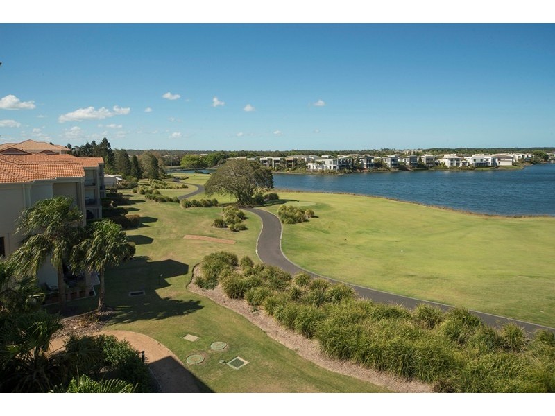 8418 Magnolia Drive, Hope Island QLD 4212