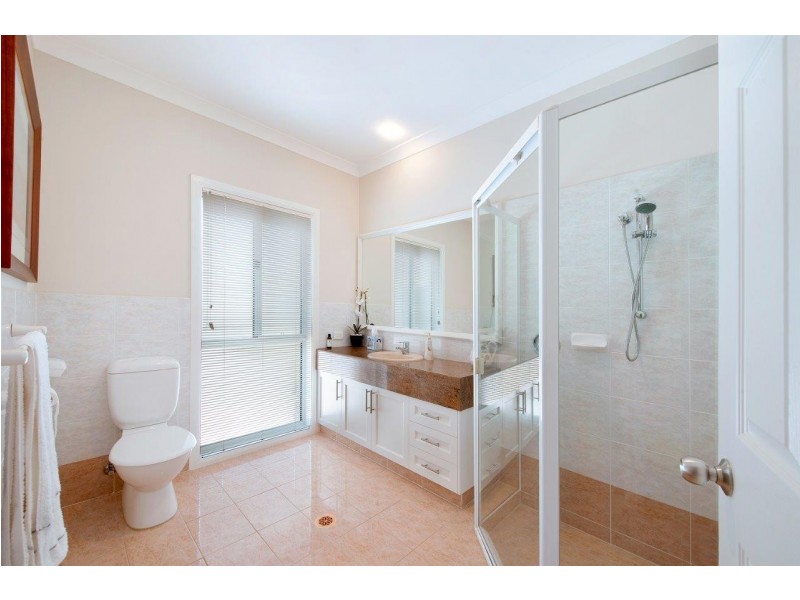 1004 Rosebank Way, Hope Island QLD 4212