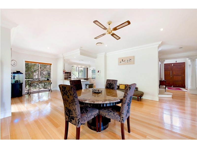 1004 Rosebank Way, Hope Island QLD 4212