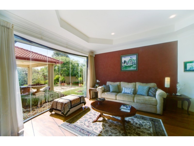 3147 Riverleigh Drive, Hope Island QLD 4212