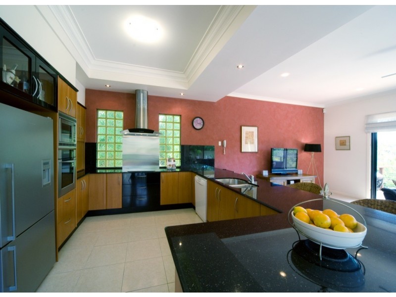 3147 Riverleigh Drive, Hope Island QLD 4212