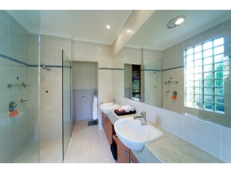 3147 Riverleigh Drive, Hope Island QLD 4212