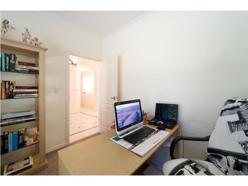 3147 Riverleigh Drive, Hope Island QLD 4212