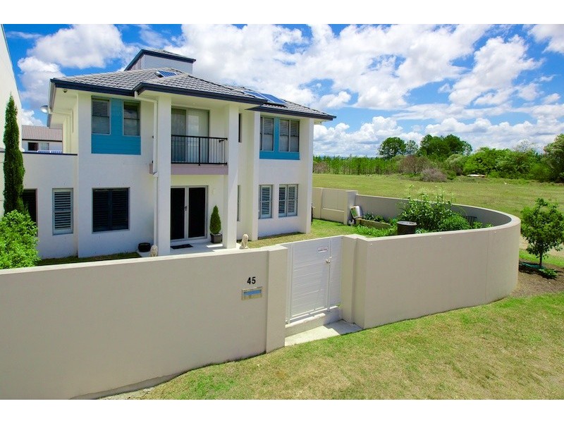 45 Sickle Avenue, Hope Island QLD 4212