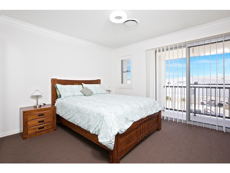 45 Sickle Avenue, Hope Island QLD 4212