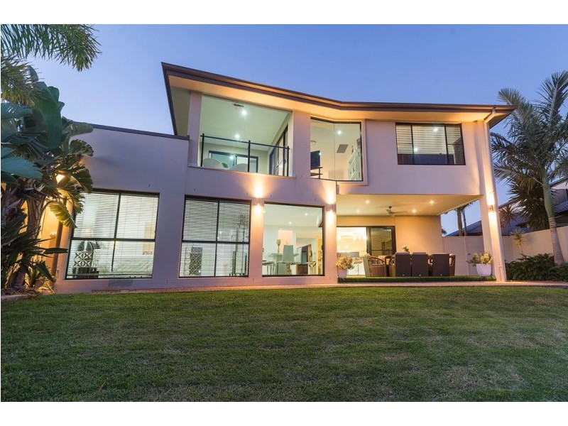 2136 Beaufort Way, Hope Island QLD 4212