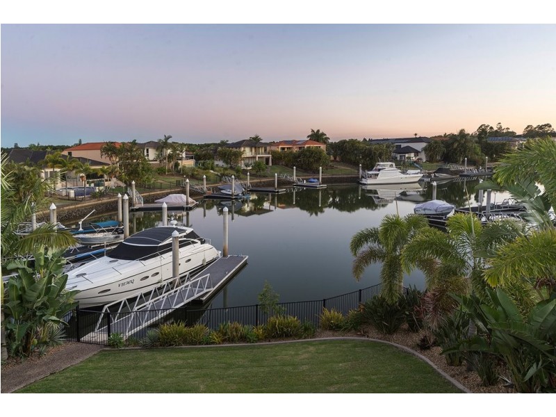 2136 Beaufort Way, Hope Island QLD 4212