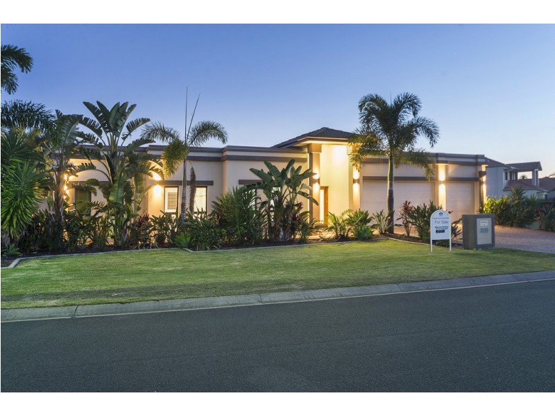 2136 Beaufort Way, Hope Island QLD 4212