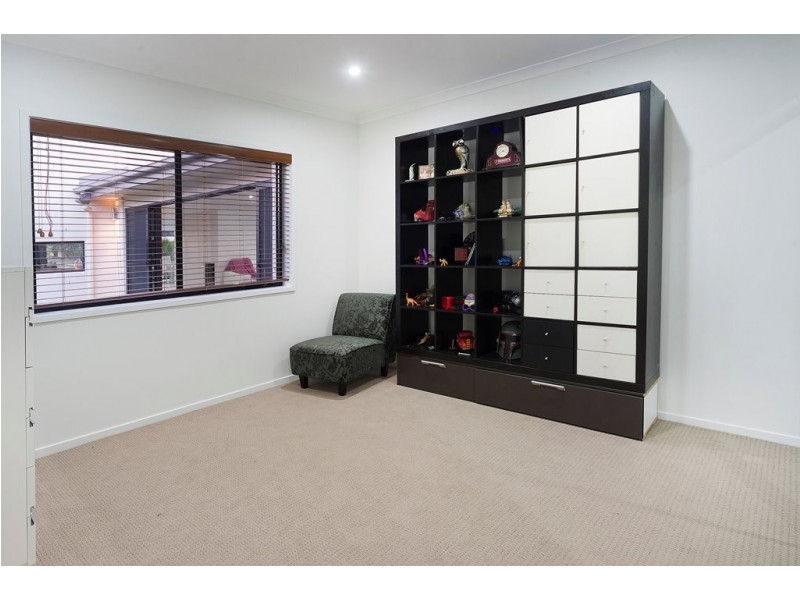 2136 Beaufort Way, Hope Island QLD 4212