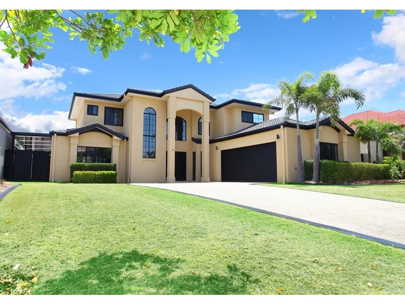 17 Calmwater Crescent, Helensvale QLD 4212