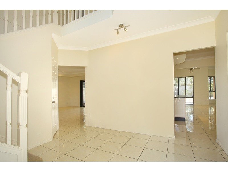 17 Calmwater Crescent, Helensvale QLD 4212