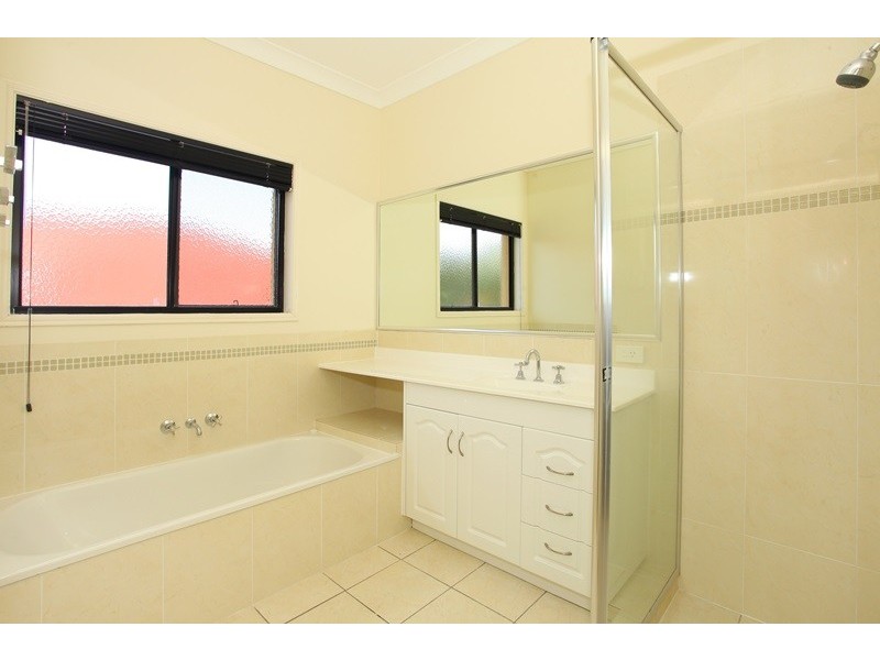 17 Calmwater Crescent, Helensvale QLD 4212