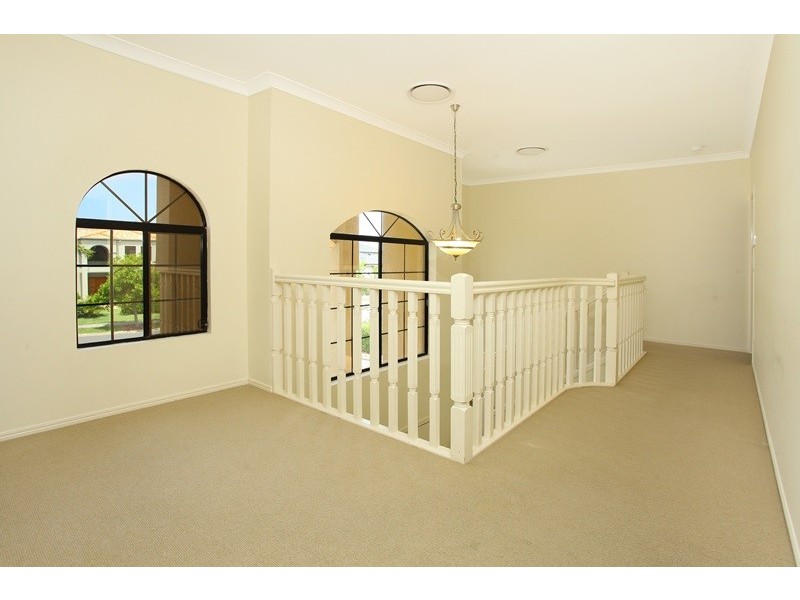17 Calmwater Crescent, Helensvale QLD 4212