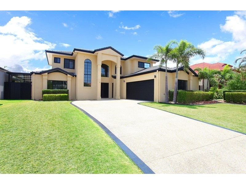 17 Calmwater Crescent, Helensvale QLD 4212